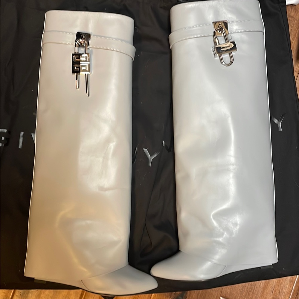 Givenchy Shark boots used once